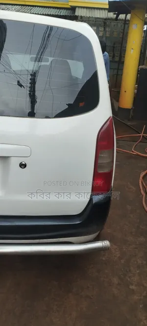 Toyota Probox 2004 সাদা