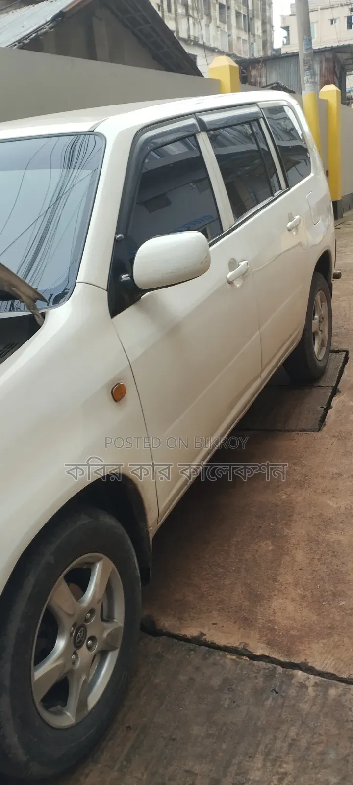 Toyota Probox 2004 সাদা