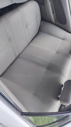 Toyota Corolla 1999 White
