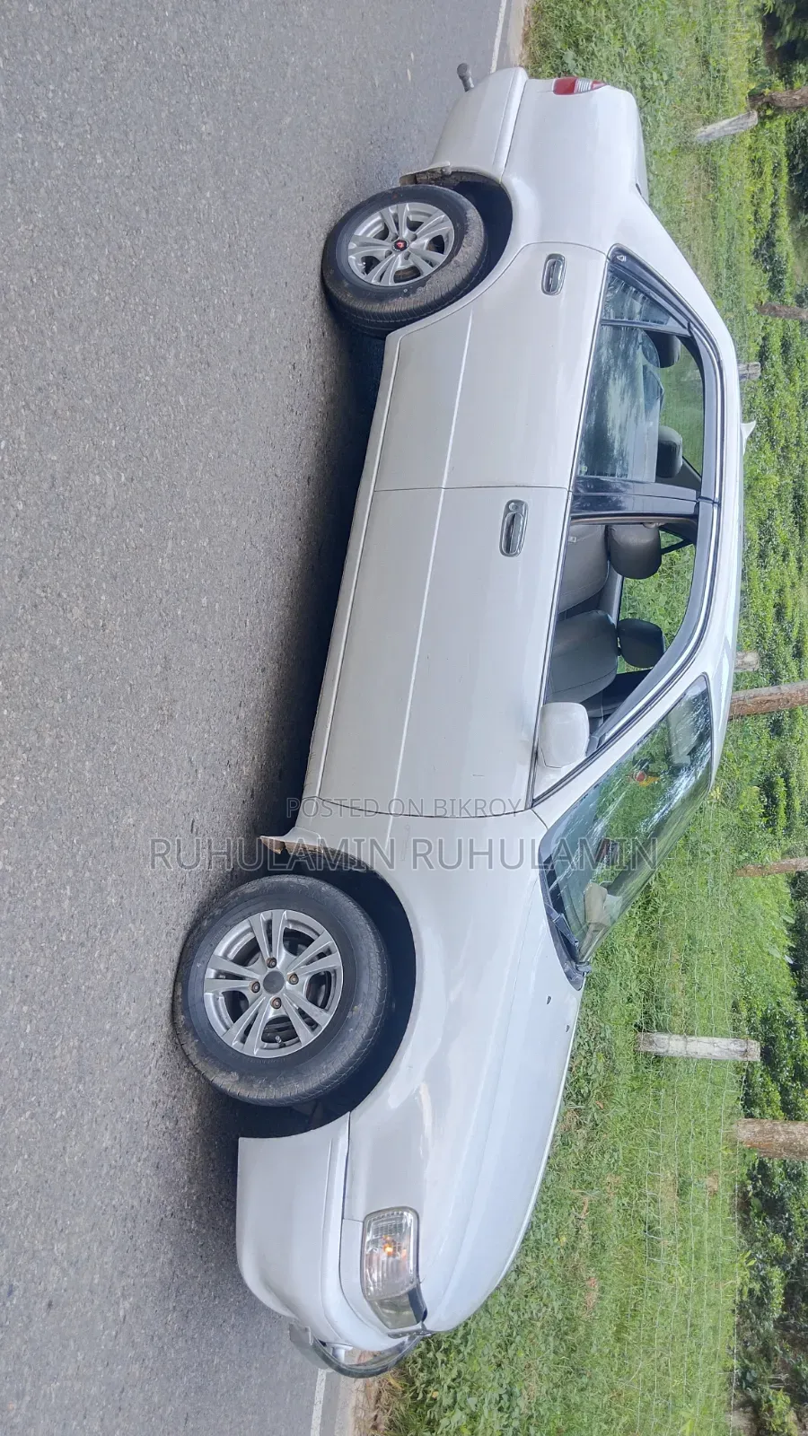 Toyota Corolla 1999 White