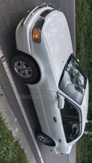 Toyota Corolla 1999 White