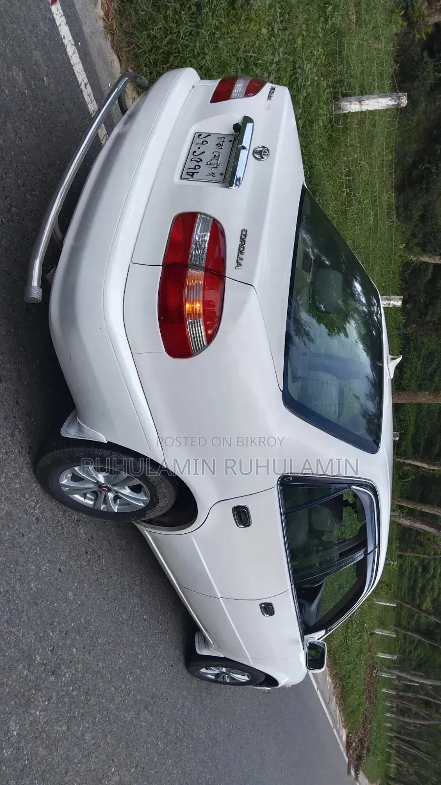 Toyota Corolla 1999 White