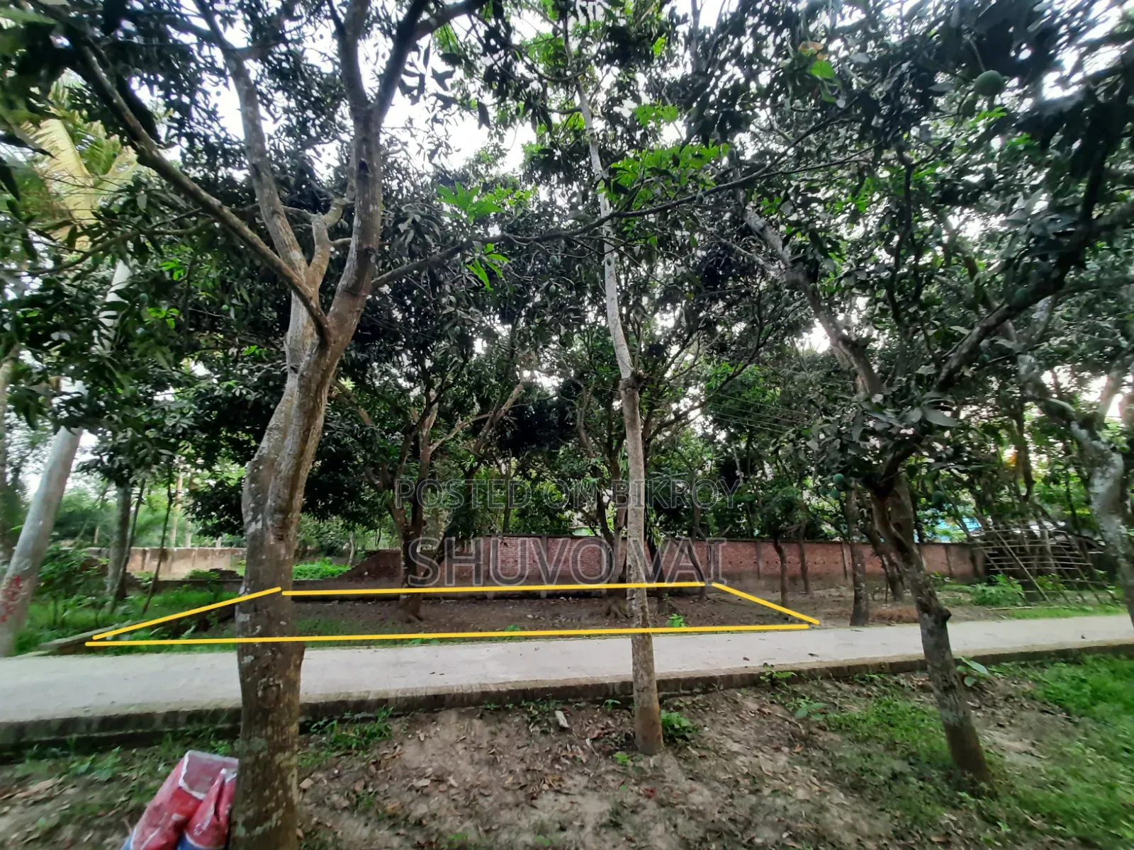জরুরি প্রয়োজনে জমি বিক্রি করবো।