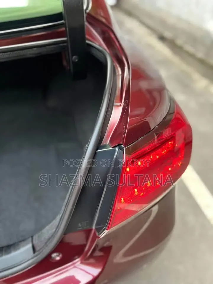 Toyota Premio 2017 Maroon