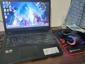 Laptop ASUS Vivobook 14 16GB AMD Ryzen 5 SSD 512GB
