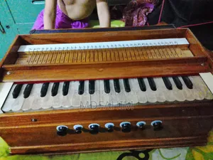 স্বল্পমূল্যে সেকেন্ড হ্যান্ড হারমোনিয়াম বিক্রয়