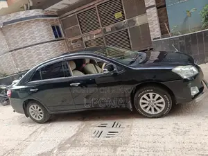 Toyota Premio 2015 Black