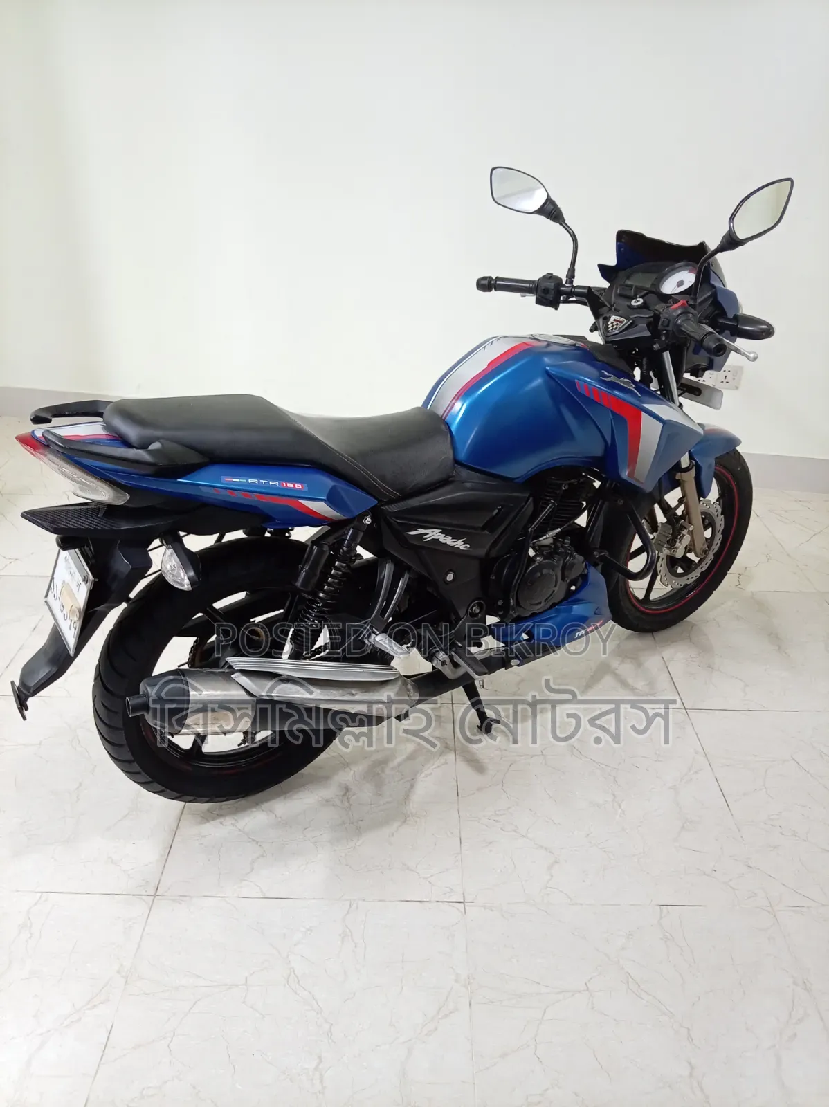 টিভিএস ২০১৮ নীল