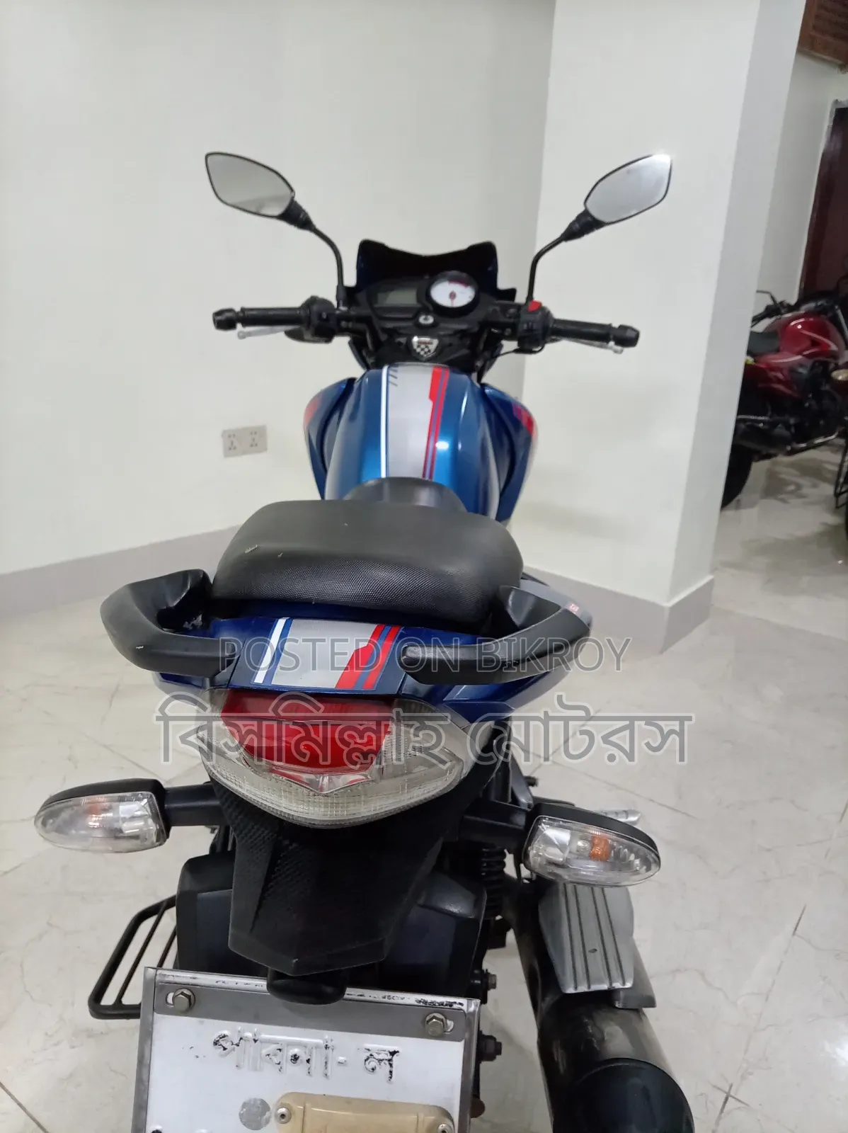 টিভিএস ২০১৮ নীল