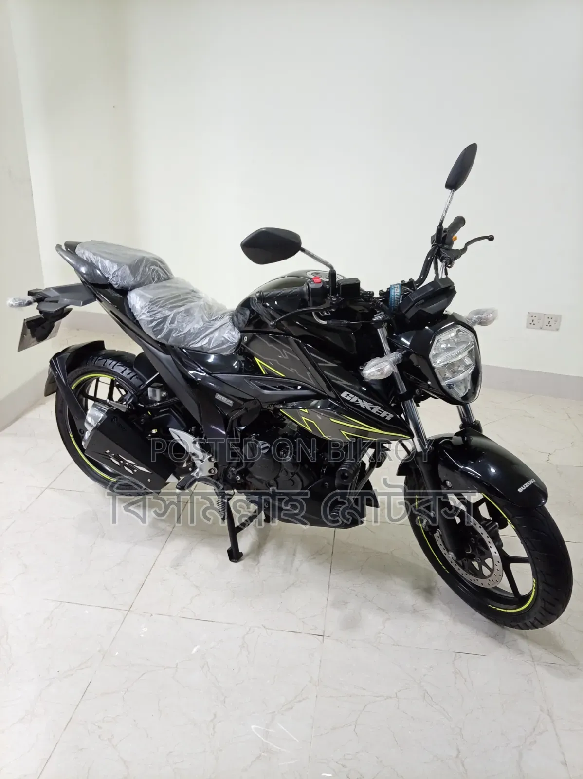 নিউ সুজুকি ২০২৫ ব্ল্যাক