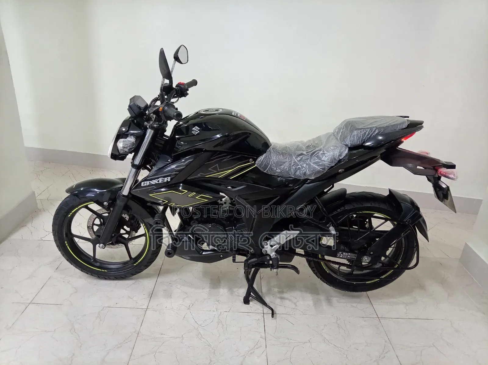 নিউ সুজুকি ২০২৫ ব্ল্যাক