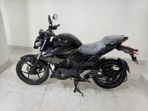 নিউ সুজুকি ২০২৫ ব্ল্যাক