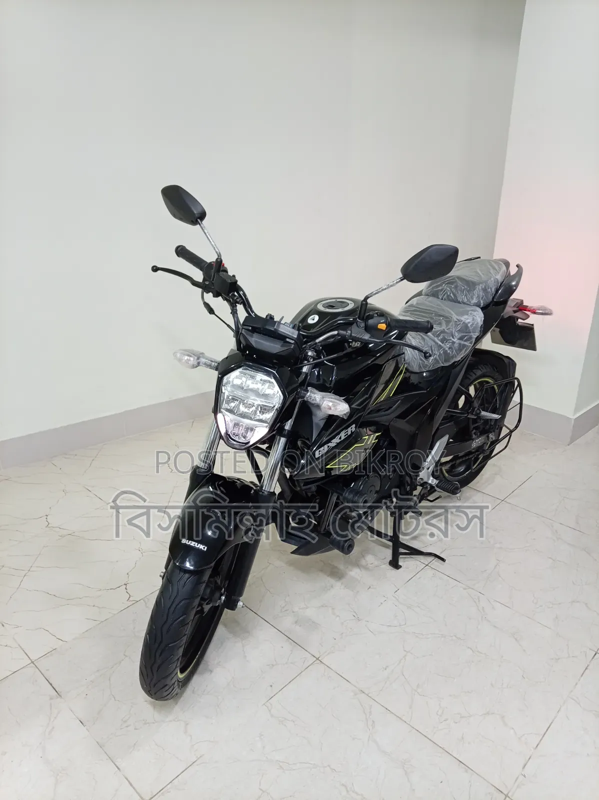 নিউ সুজুকি ২০২৫ ব্ল্যাক