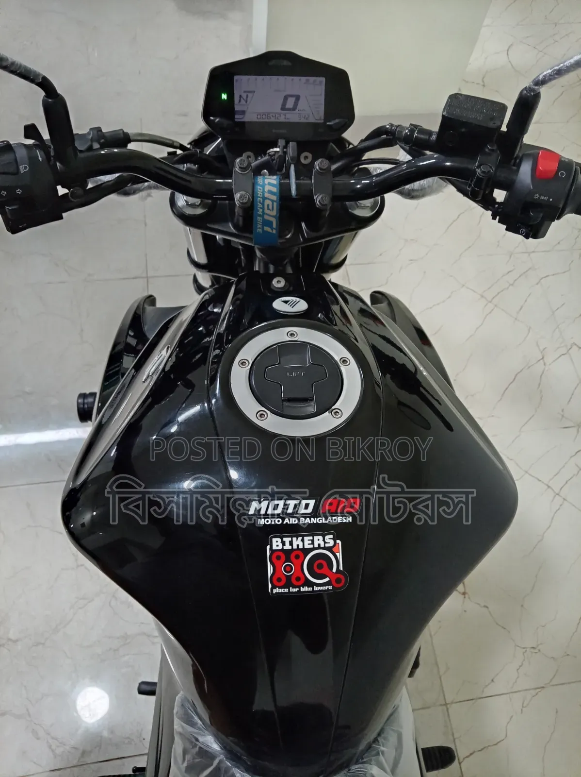 নিউ সুজুকি ২০২৫ ব্ল্যাক