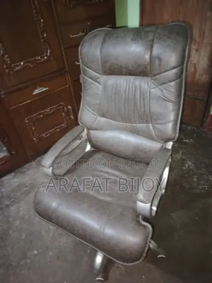 Boss Chair Urgent Sell