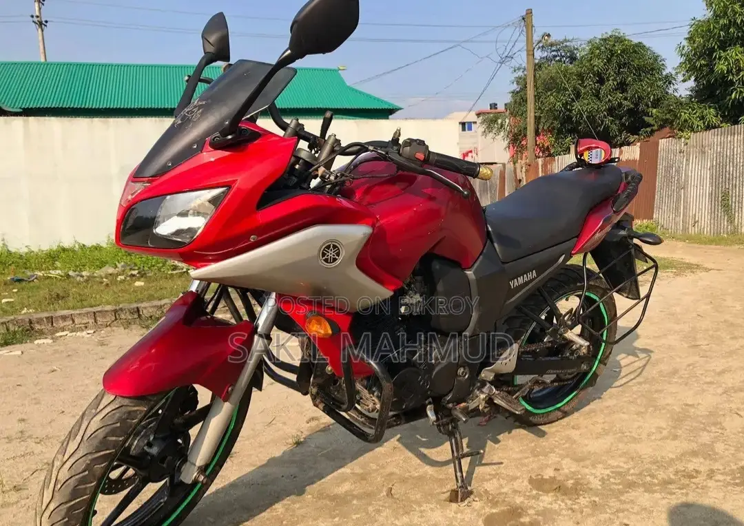 Yamaha 2012 Red