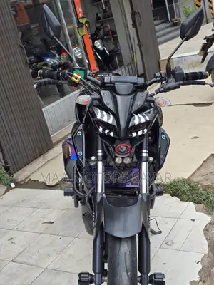 Yamaha 2021 Black