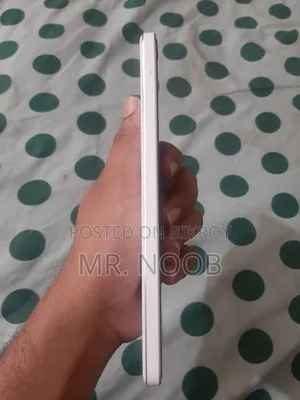 iQOO 256 GB White