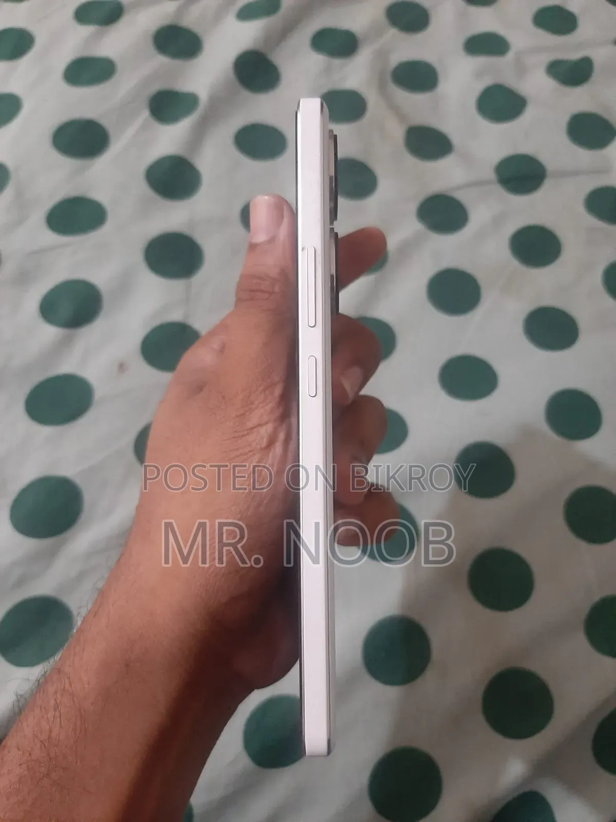 iQOO 256 GB White