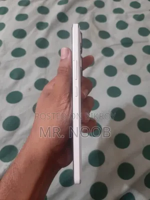 iQOO 256 GB White