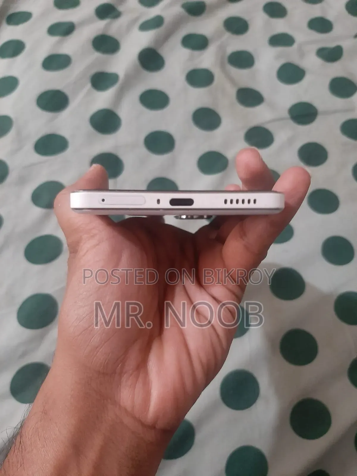 iQOO 256 GB White
