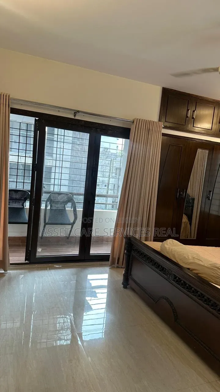 গুলশানে ৩ বেডরুমের ফার্নিশড অ্যাপার্টমেন্ট ভাড়ার জন্য