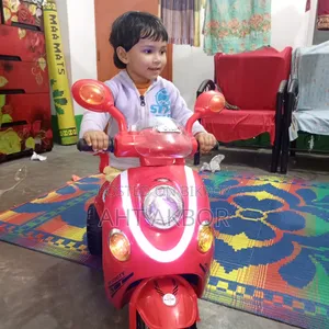 বাচ্চাদের স্কুটি বাইক