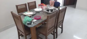 ডাইনিং টেবিল