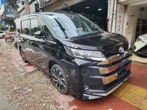 টয়োটা নোয়াহ ২০২৩ ব্ল্যাক