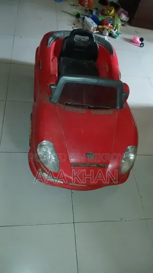 বাচ্চাদের প্রাইভেট কার বিক্রি করা হবে।