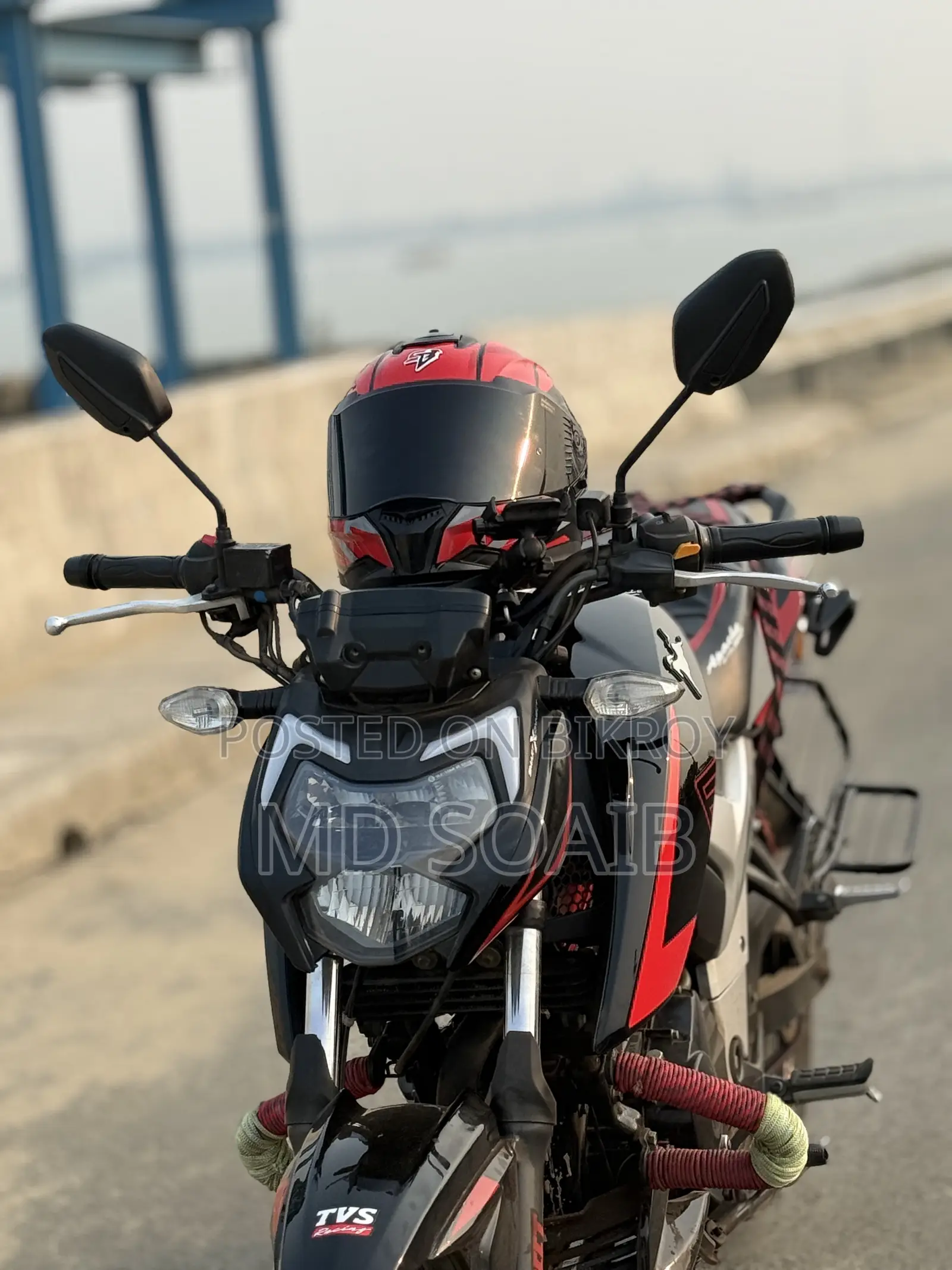 টিভিএস অ্যাপাচি আরটিআর ১৬০ ৪ভি ২০২৫ ব্ল্যাক