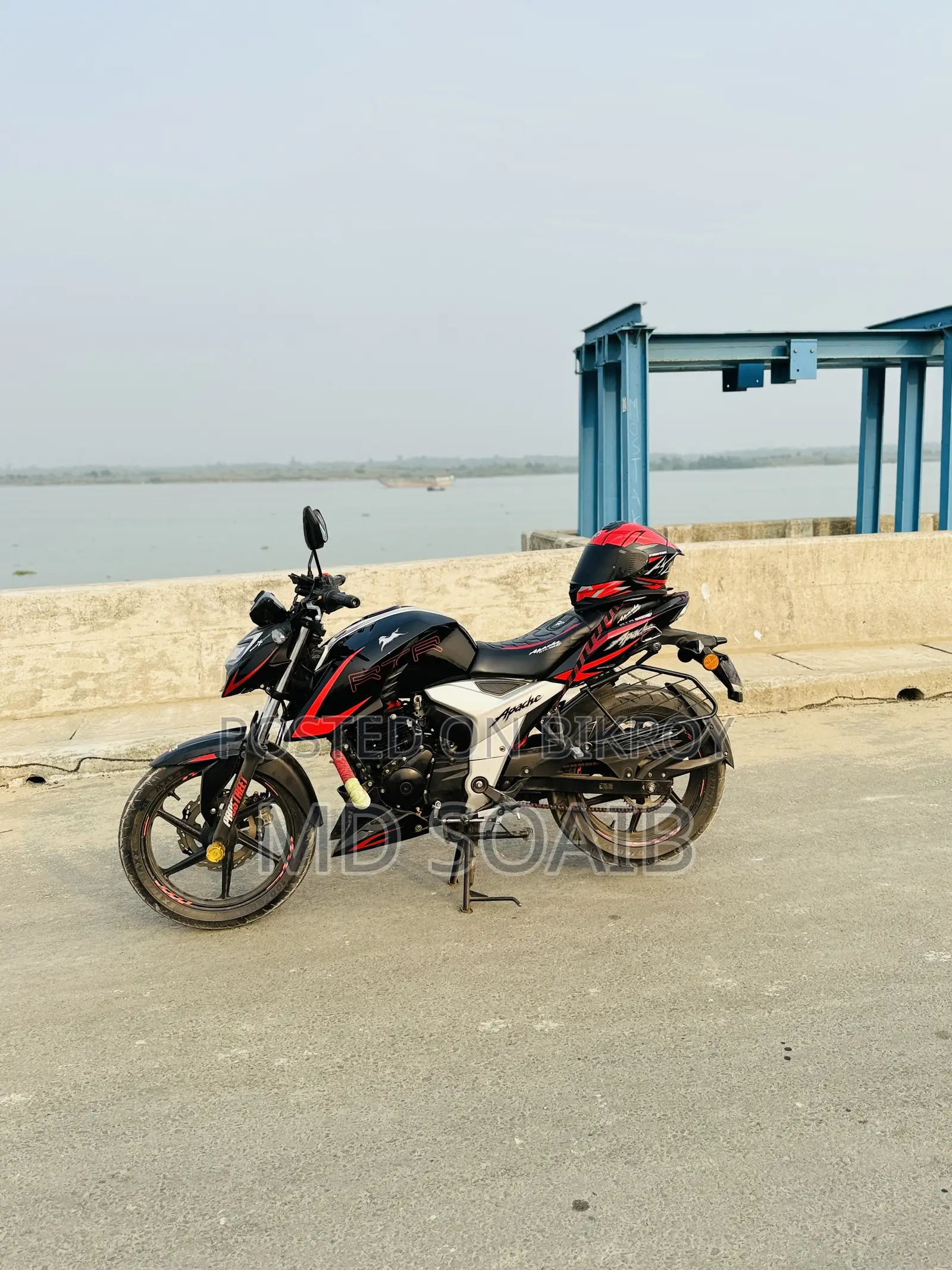 টিভিএস অ্যাপাচি আরটিআর ১৬০ ৪ভি ২০২৫ ব্ল্যাক