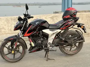 টিভিএস অ্যাপাচি আরটিআর ১৬০ ৪ভি ২০২৫ ব্ল্যাক
