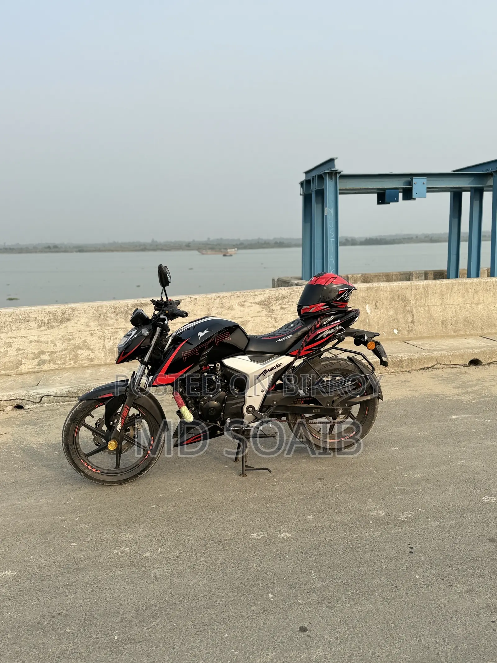 টিভিএস অ্যাপাচি আরটিআর ১৬০ ৪ভি ২০২৫ ব্ল্যাক