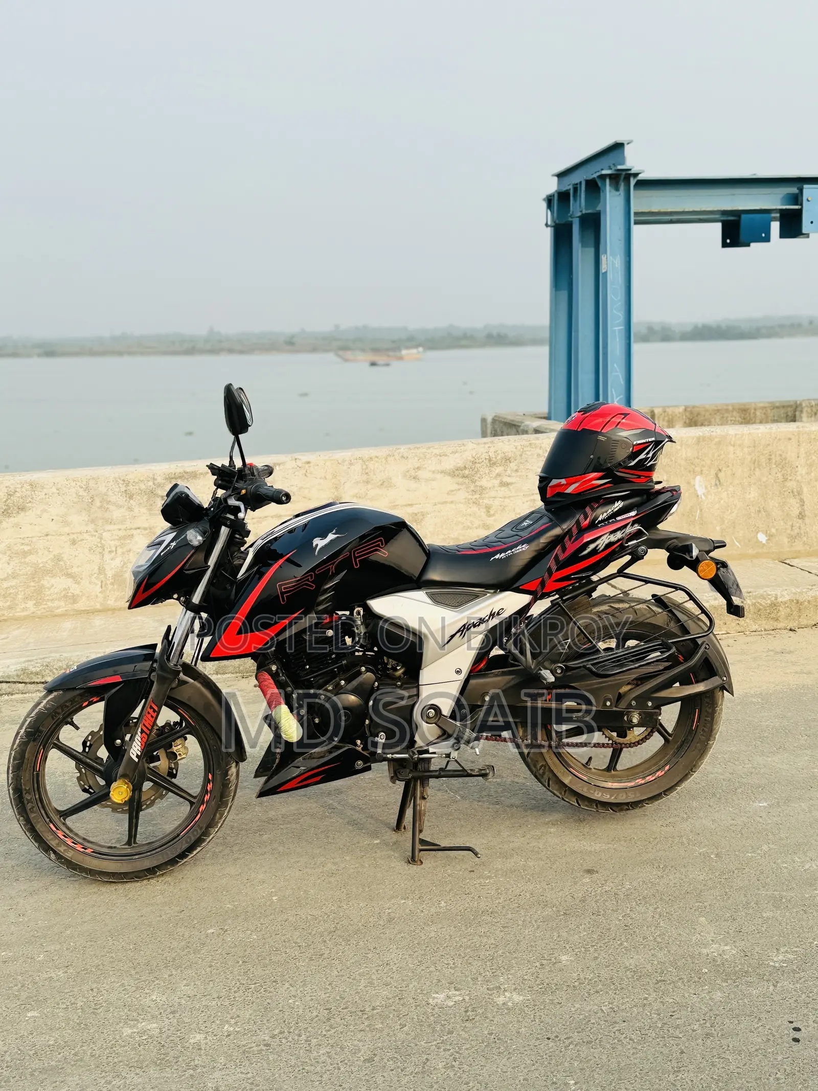 টিভিএস অ্যাপাচি আরটিআর ১৬০ ৪ভি ২০২৫ ব্ল্যাক