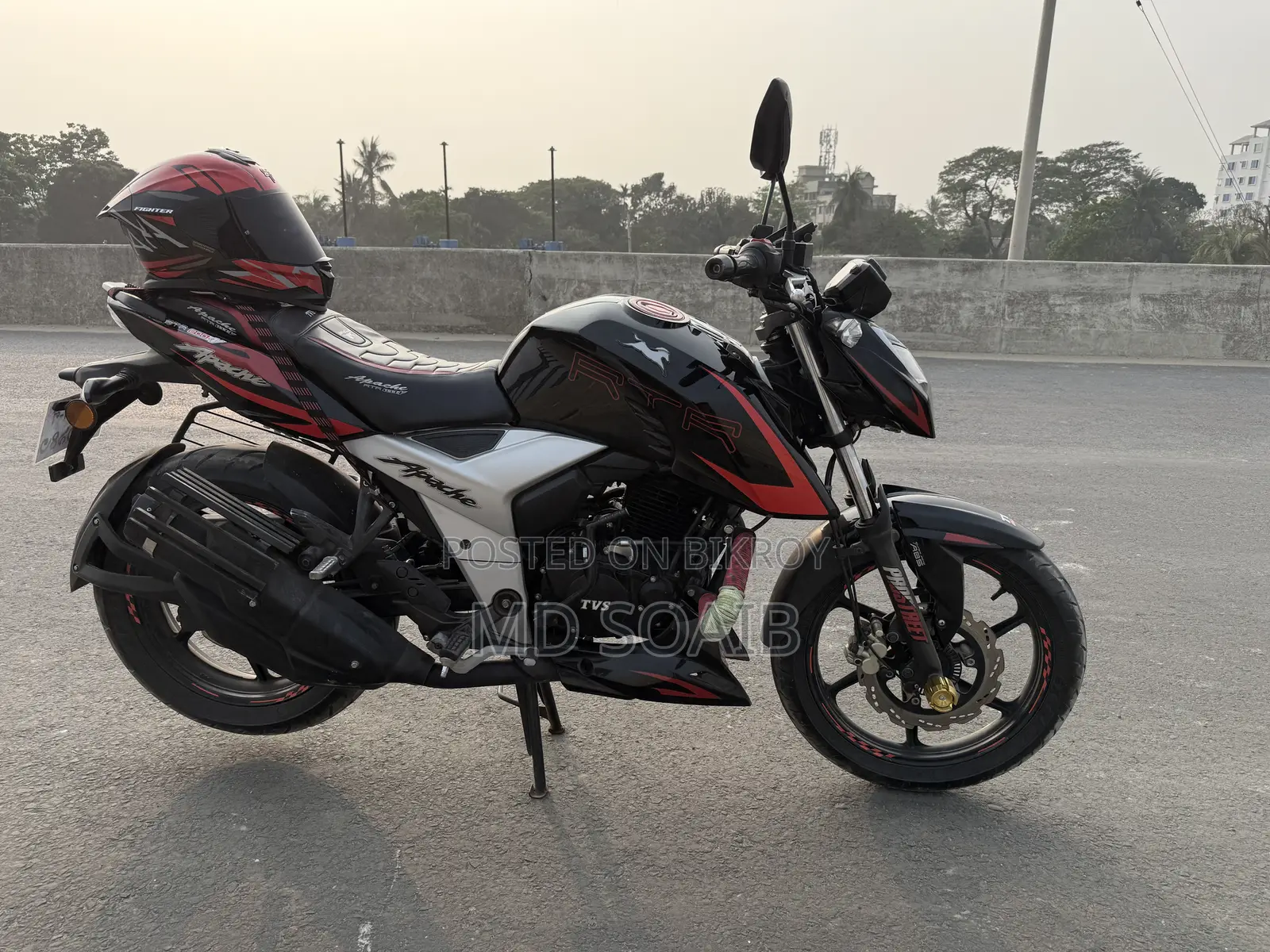 টিভিএস অ্যাপাচি আরটিআর ১৬০ ৪ভি ২০২৫ ব্ল্যাক