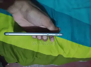 Apple iPhone 6s 16 GB