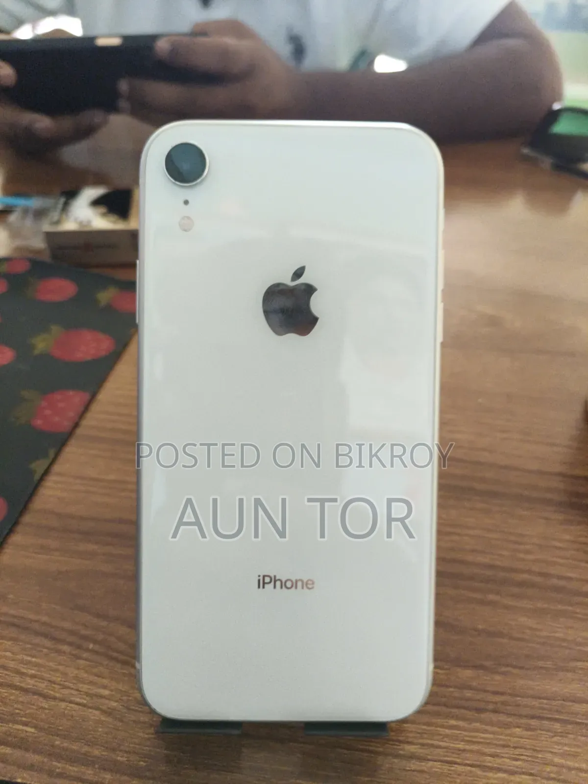 Apple iPhone XR 64 GB White
