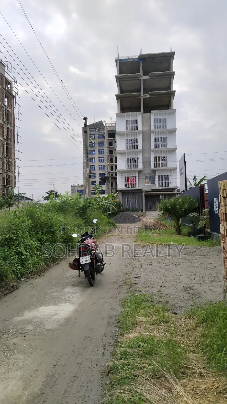 ৩ কাঠা (দক্ষিণমুখী) সেক্টর# ১৬/জে, রোড#০১/এ, উত্তরা