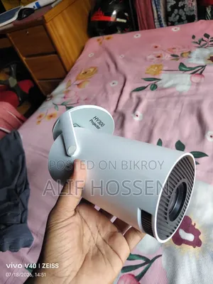 HY300 LCD Led Projector