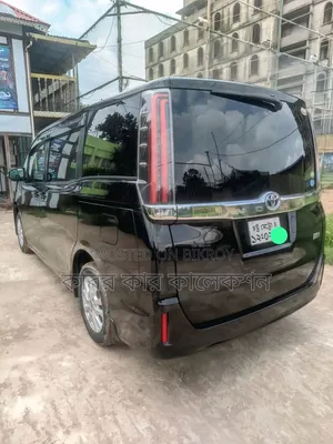 Toyota Noah ২০১৯ কালো
