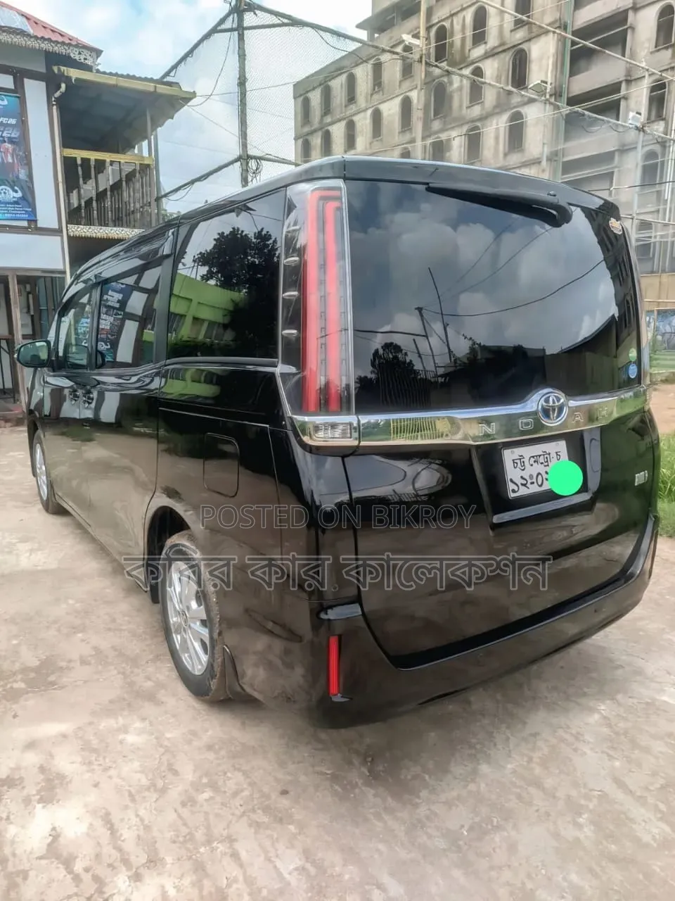 Toyota Noah ২০১৯ কালো