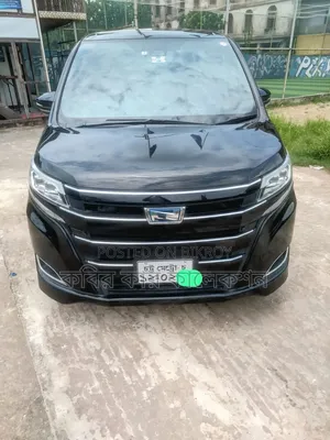 Toyota Noah ২০১৯ কালো