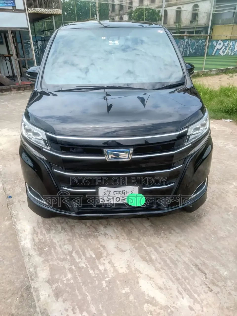 Toyota Noah ২০১৯ কালো