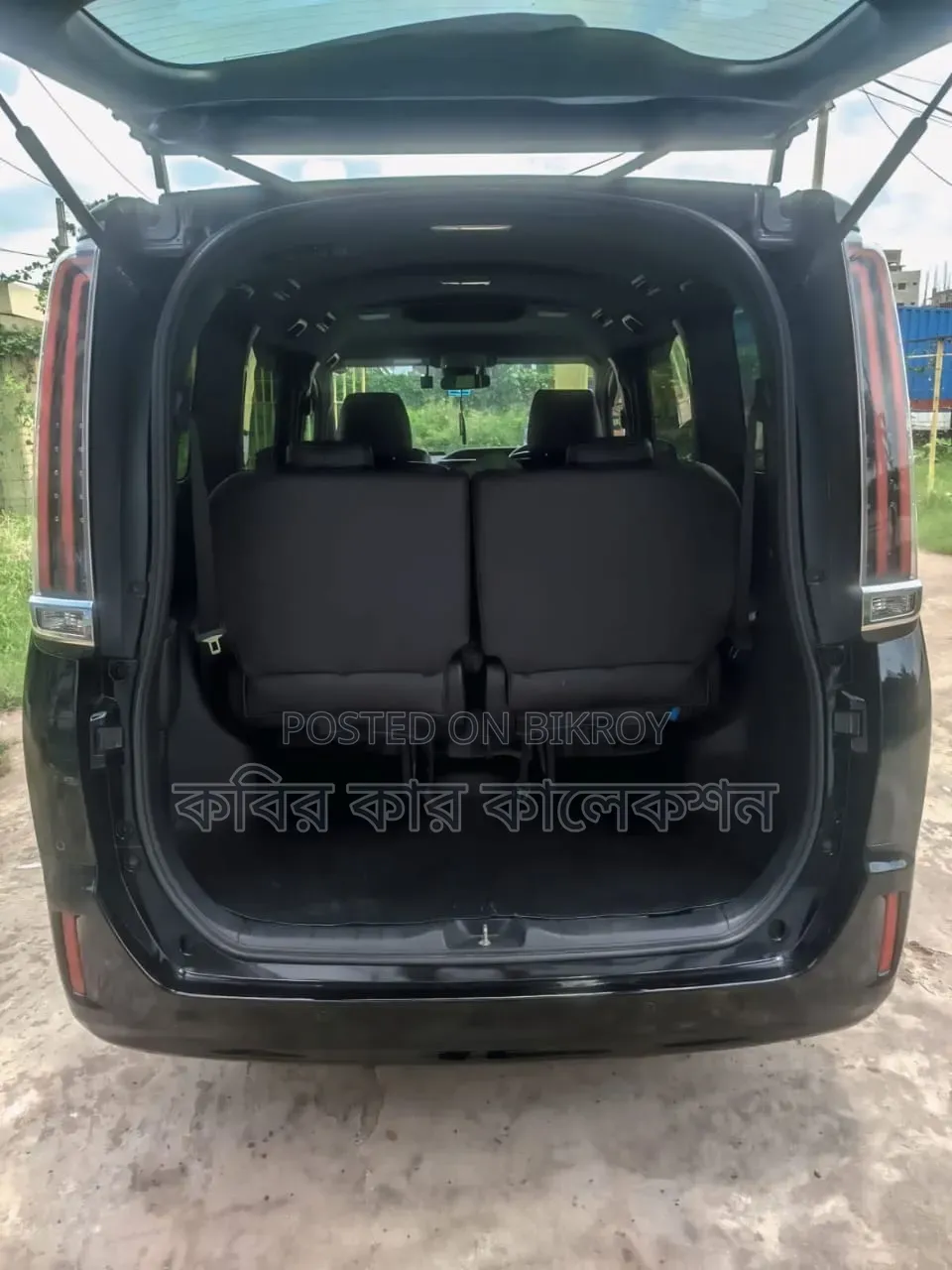 Toyota Noah ২০১৯ কালো
