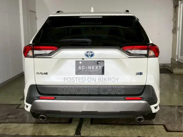 Toyota RAV4 2021 Pearl