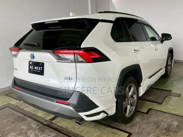 Toyota RAV4 2021 Pearl