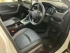 Toyota RAV4 2021 Pearl