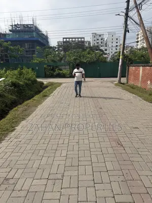 বসুন্ধরা এ ব্লক ১০ কাঠা দক্ষিণমুখী প্লট বিক্রয়