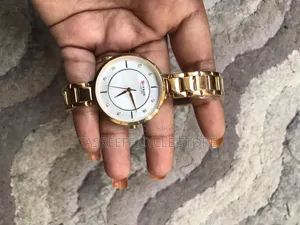 Curren 9051 Golden Stainless Steel Analog Watch for Women